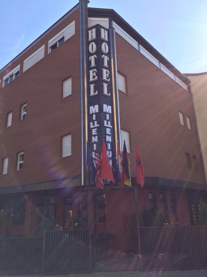 Hotel Millenium2 Prizren Exteriör bild